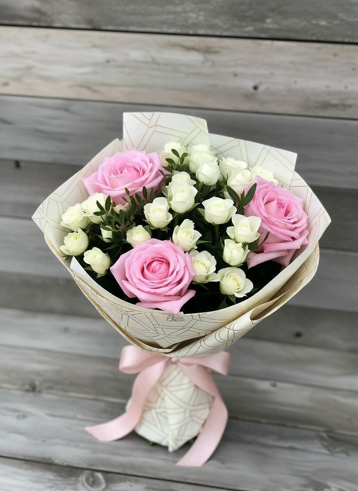 Букет цветов из: Розы в Искитиме