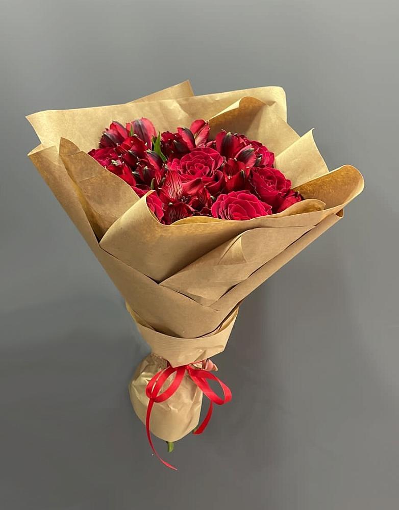 Букет цветов из: Альстромерии и Розы в Искитиме