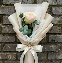 Букет цветов из:  Розы в Искитиме
