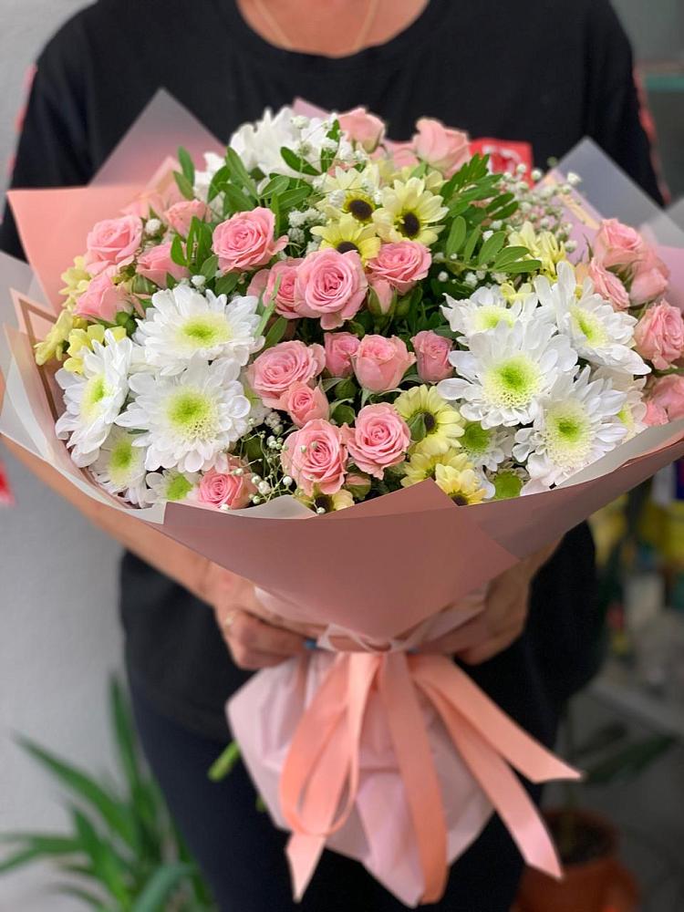 Букет цветов из: Розы и Хризантемы в Искитиме