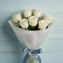 Букет 7 Белых роз Эдлесс Лав в Искитиме