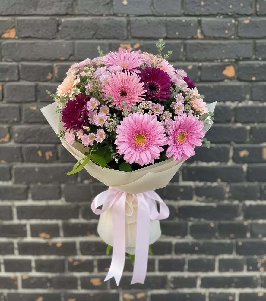 Букет цветов из: Герберы и Хризантемы в Искитиме