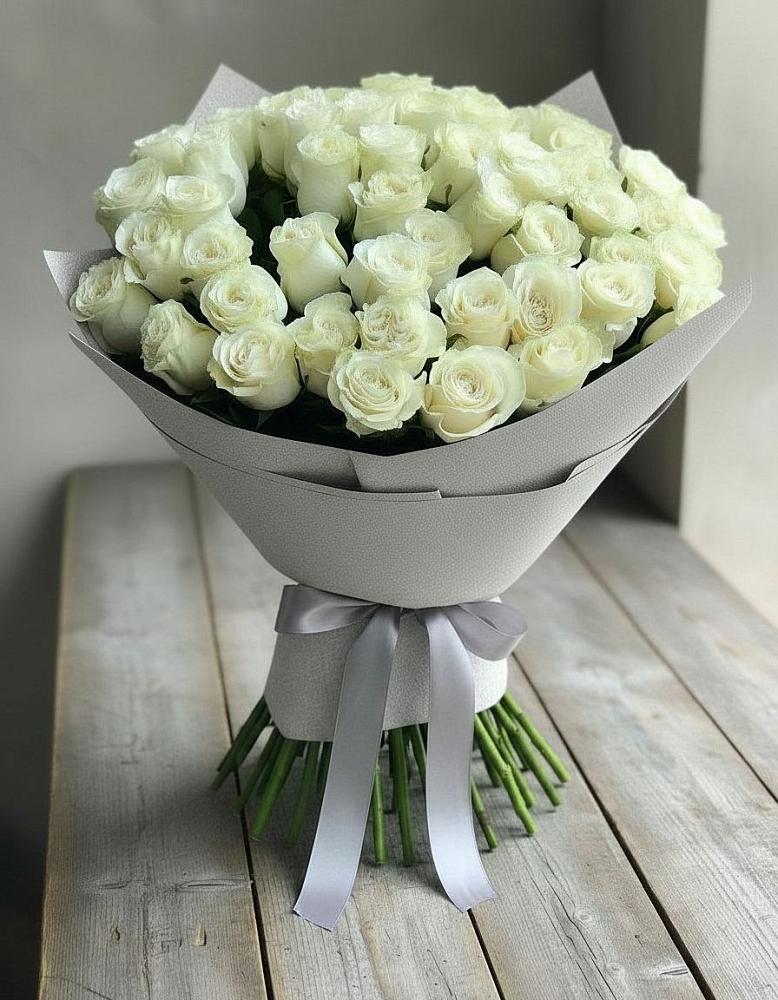 Букет 35 Белых роз в Искитиме