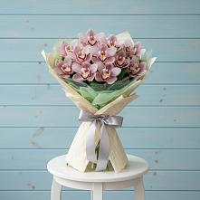 Букет цветов из:  Орхидеи и Розы в Искитиме