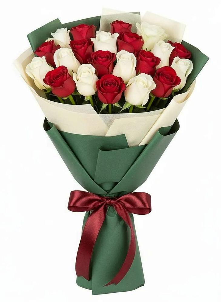 Букет Микс из красных и белых роз в Искитиме