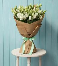 Букет цветов из:  Лизиантусы в Искитиме