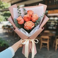 Букет цветов из:  Розы в Искитиме