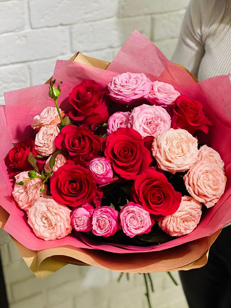 Букет цветов из: Розы в Искитиме