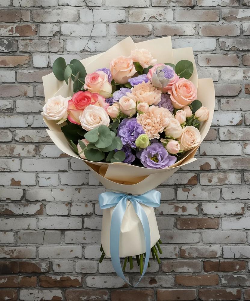 Букет цветов из: Розы, Лизиантусы и Гвоздики в Искитиме