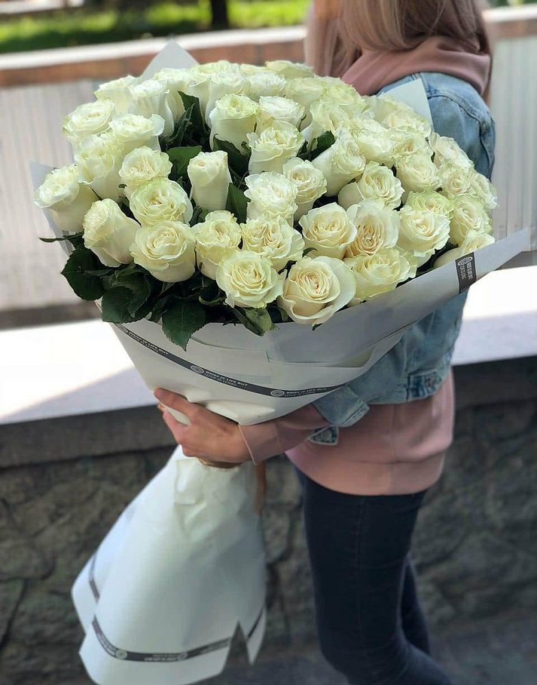 35 Белых роз в Искитиме Букет 35 Белых роз в Искитиме