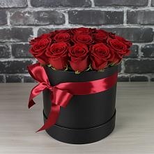 Цветочная композиция из Розы в шляпной коробке в Искитиме