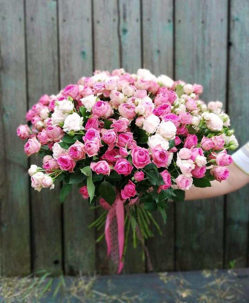 Букет Розовые кустовые розы Натали и Лав Лидия в Искитиме