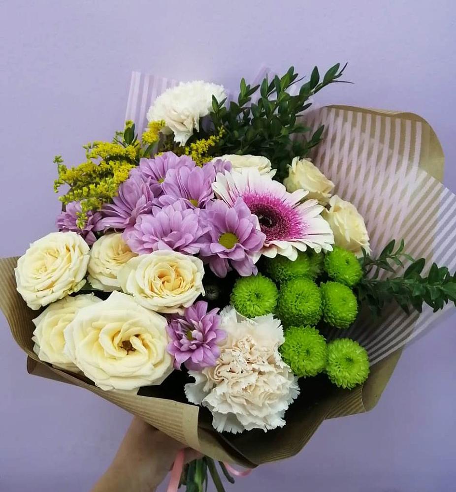 Букет цветов из: Хризантемы, Розы, Гвоздики и Герберы в Искитиме