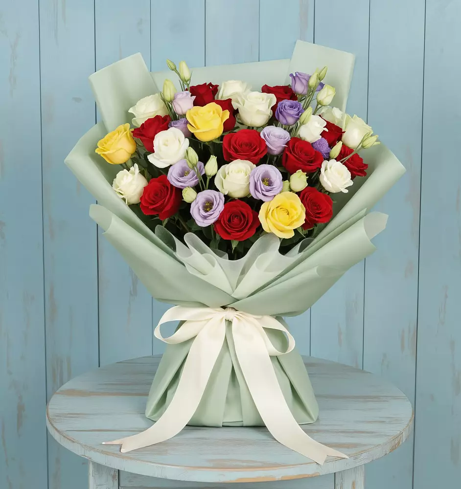 Букет цветов из: Розы в Искитиме