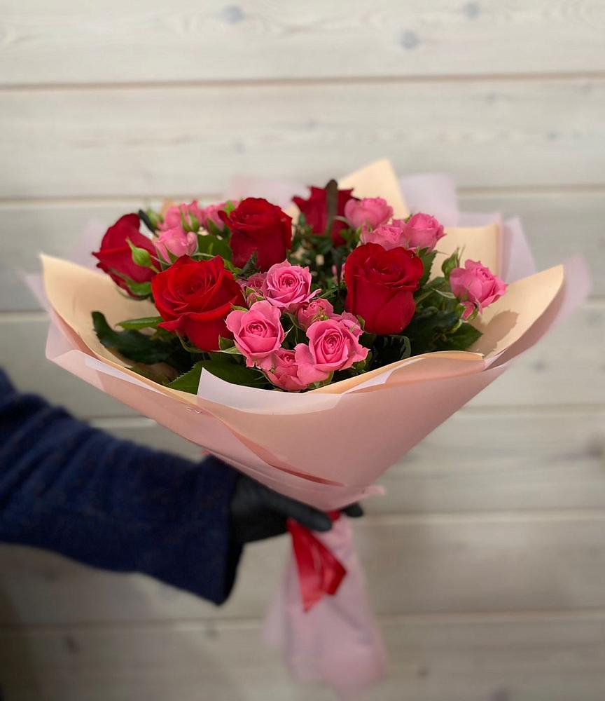 Букет цветов из: Розы в Искитиме