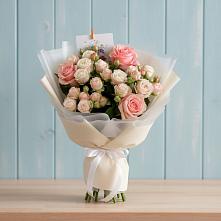 Букет цветов из:  Розы в Искитиме