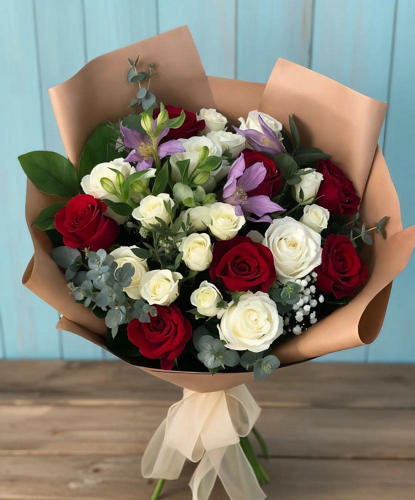Букет цветов из: Розы и Альстромерии в Искитиме