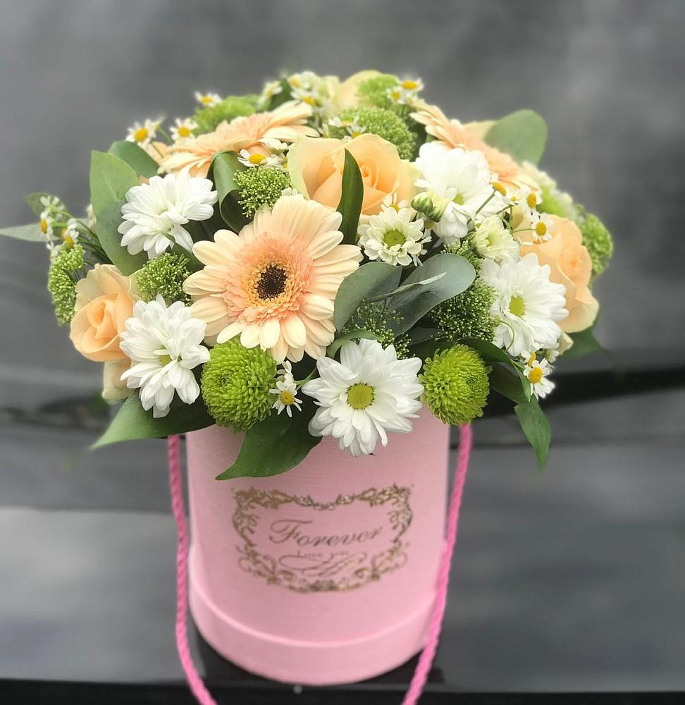 Цветочная композиция из Розы, Герберы и Хризантемы в шляпной коробке в Искитиме