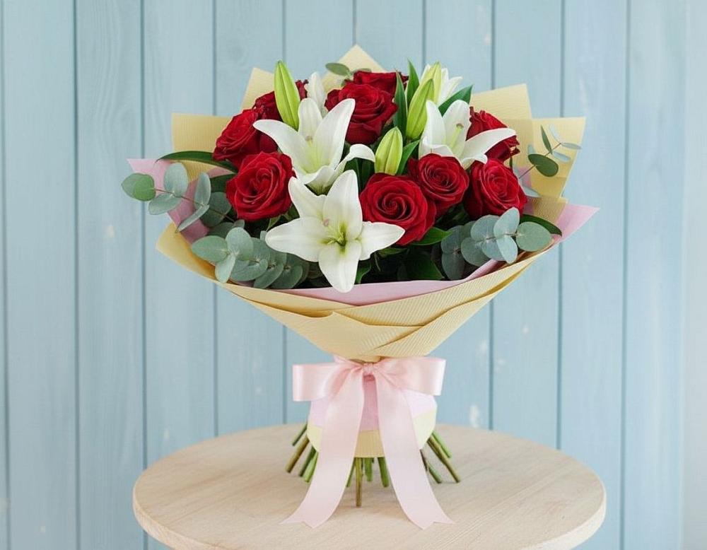 Букет цветов из: Лилии и Розы в Искитиме